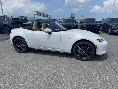 New 2026 MAZDA MX-5 Miata Grand Touring w/ Appearance Package RWD image 4