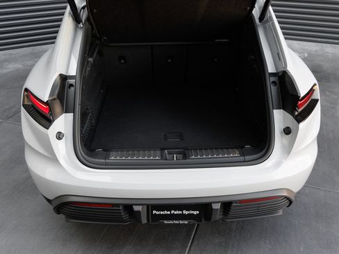 Certified 2024 Porsche Macan 4 Electric AWD/4WD image 30