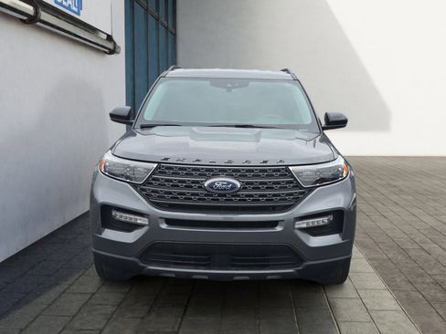 Certified 2023 Ford Explorer XLT w/ Equipment Group 202A AWD/4WD image 7
