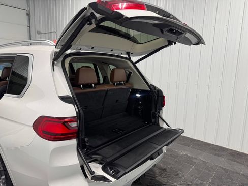 Used 2021 BMW X7 xDrive40i w/ Premium Package image 22