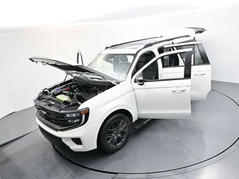 New 2025 Ford Expedition Max Platinum w/ Stealth Performance Package image 39