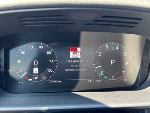 New 2025 Land Rover Discovery Dynamic SE image 24