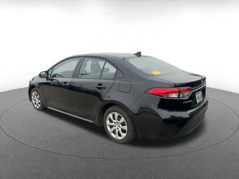 Used 2025 Toyota Corolla LE image 4