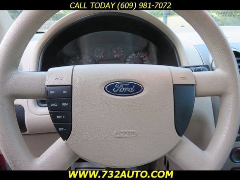 Used 2005 Ford Freestyle SE image 25