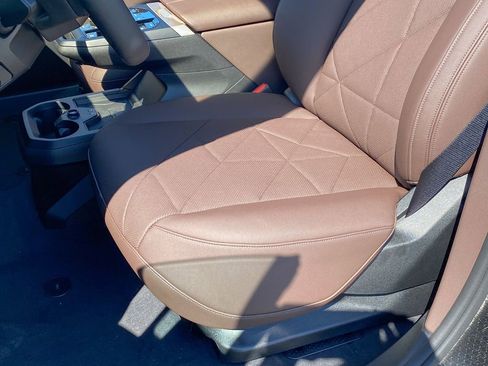 New 2026 BMW iX xDrive45 image 17