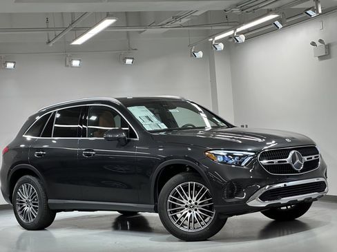 New 2026 Mercedes-Benz GLC 300 4MATIC image 2