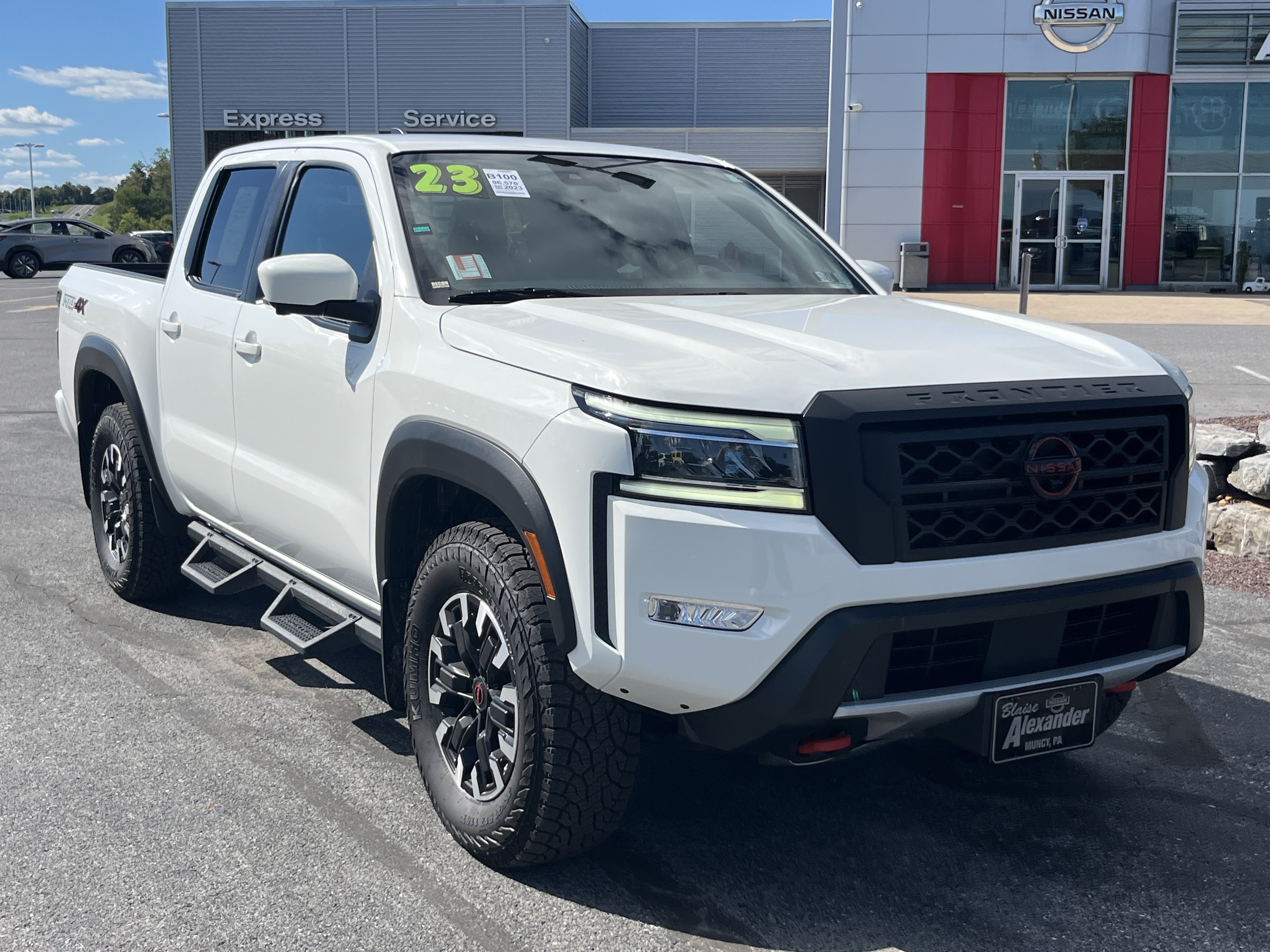 Used 2023 Nissan Frontier PRO-4X w/ Pro Convenience Package AWD/4WD image 1
