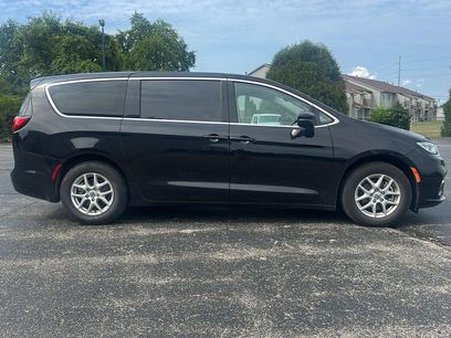 Used 2024 Chrysler Pacifica Touring-L