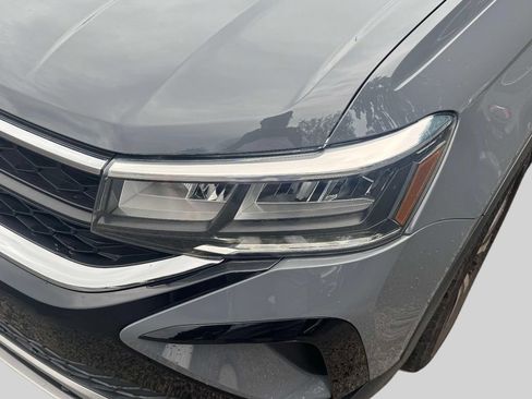 Used 2023 Volkswagen Taos SE AWD/4WD image 7