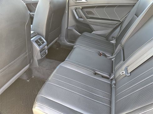 Used 2022 Volkswagen Tiguan SE R-Line image 30