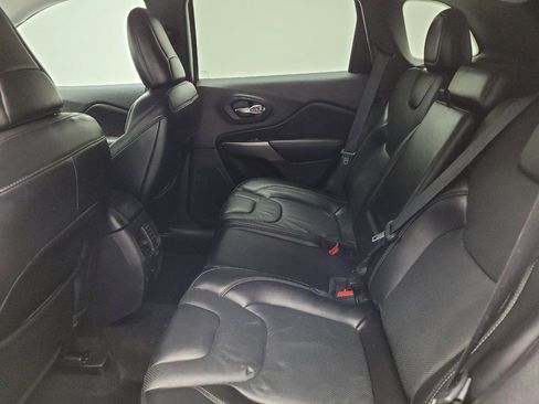 Used 2021 Jeep Cherokee Limited image 18