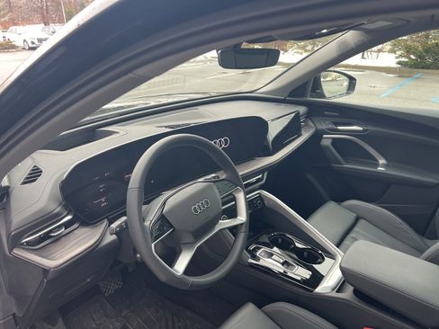 Used 2025 Audi Q5 Premium Plus w/ Premium Plus image 48