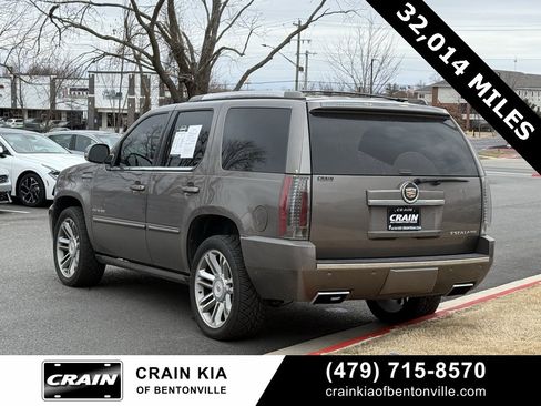 Used 2014 Cadillac Escalade Premium image 4