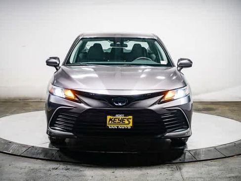 Used 2021 Toyota Camry LE image 6