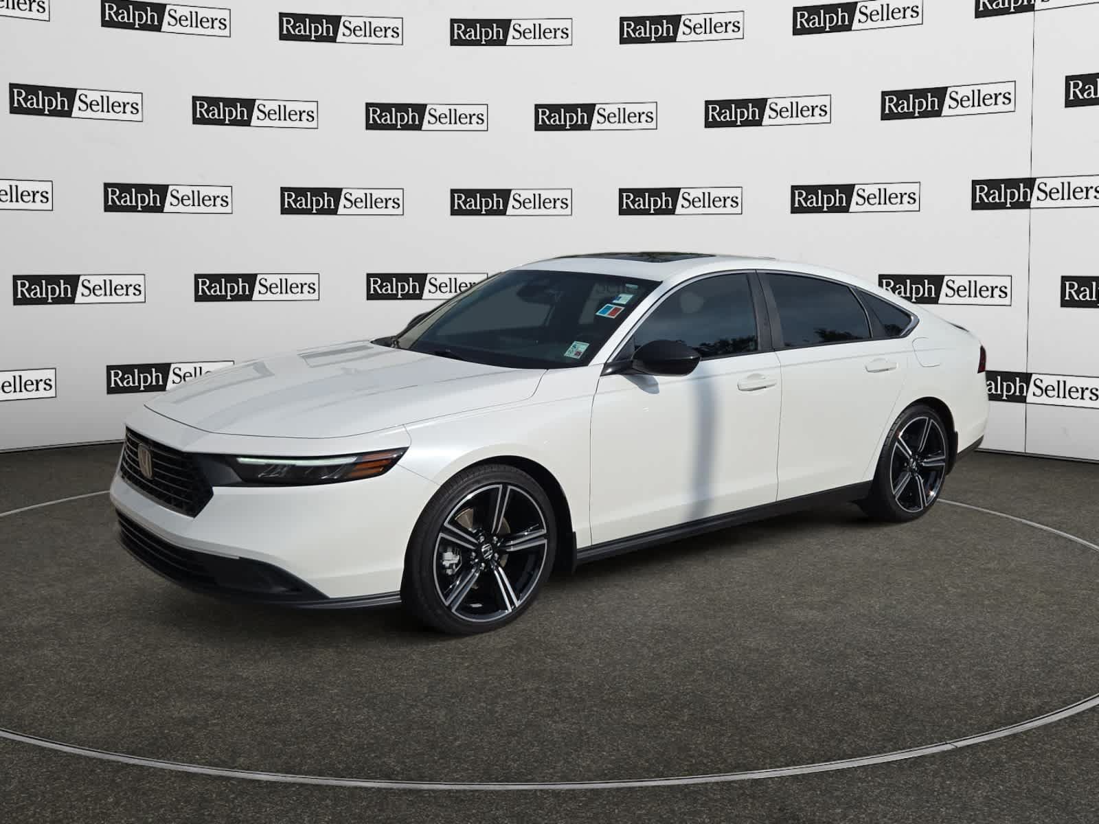 Used 2025 Honda Accord Sport image 2