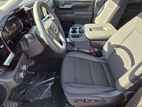 New 2025 GMC Sierra 1500 Elevation image 6