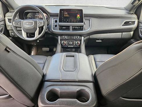 Used 2024 GMC Yukon SLT RWD image 16