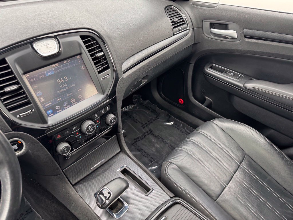 Used 2014 Chrysler 300 S RWD image 22
