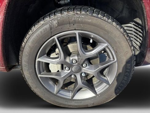 Used 2022 Jeep Grand Cherokee Summit w/ Luxury Tech Group V image 11