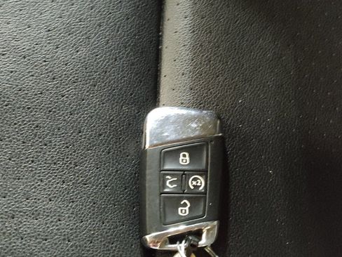 Used 2021 Volkswagen Atlas SE FWD image 32