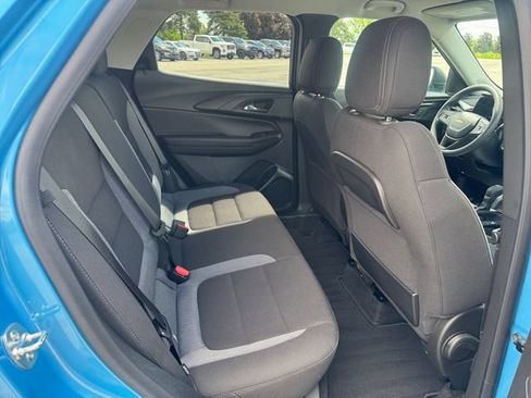 Used 2025 Chevrolet TrailBlazer LS w/ LS Convenience Package FWD image 18