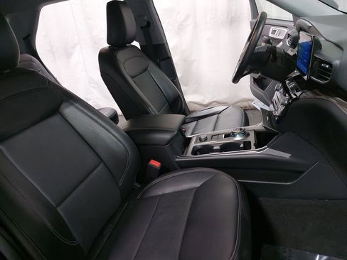 Used 2022 Ford Explorer Limited image 10
