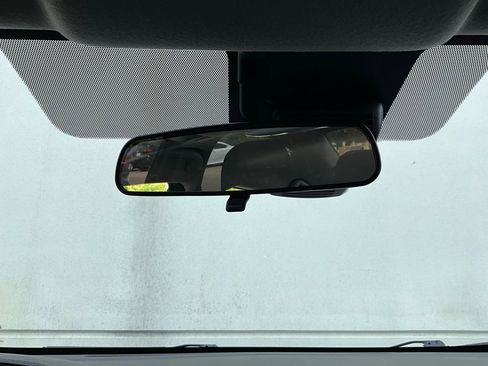 Used 2025 Nissan Versa SV image 17