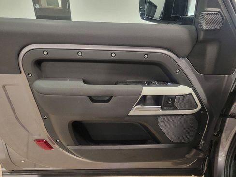 Used 2022 Land Rover Defender 90 X-Dynamic SE image 19