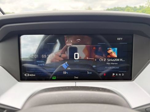 New 2027 Chevrolet Bolt RS FWD image 16
