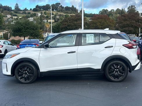 Used 2024 Nissan Kicks S image 6
