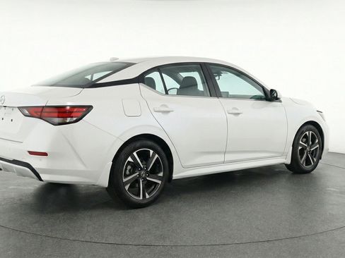 Used 2025 Nissan Sentra SV FWD image 9
