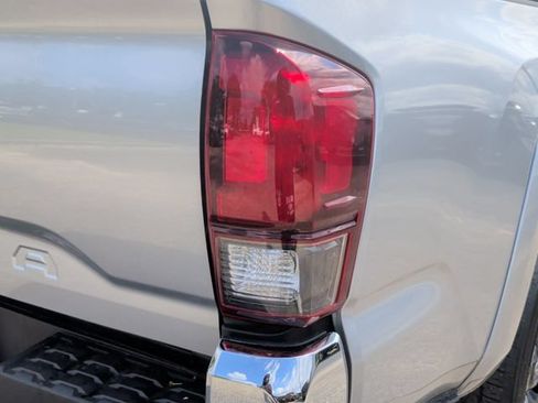Used 2022 Toyota Tacoma SR5 w/ SR5 Appearance Package (SM) RWD image 11