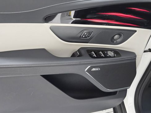 Used 2024 Lincoln Nautilus Reserve w/ Equipment Group 202A image 22