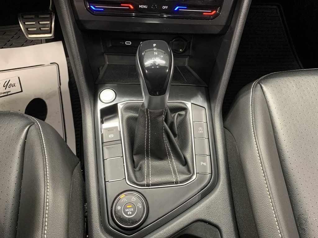 Used 2022 Volkswagen Tiguan SE R-Line AWD/4WD image 17