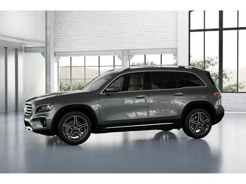 Used 2026 Mercedes-Benz GLB 250 4MATIC image 36