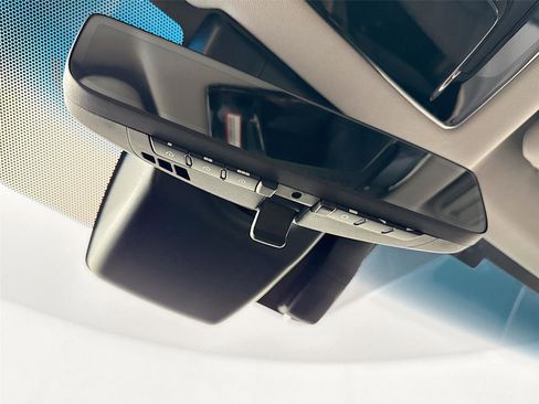 Certified 2024 Toyota Venza Limited image 22