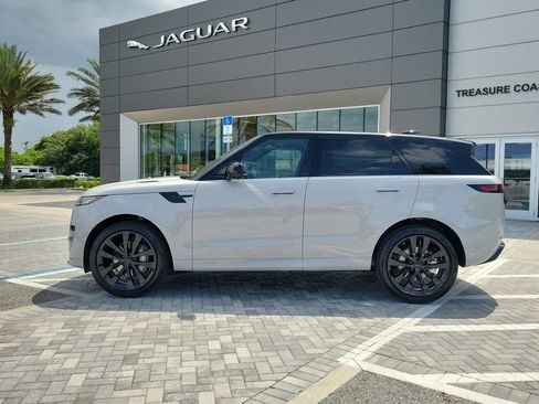 New 2026 Land Rover Range Rover Sport Dynamic SE AWD/4WD image 2