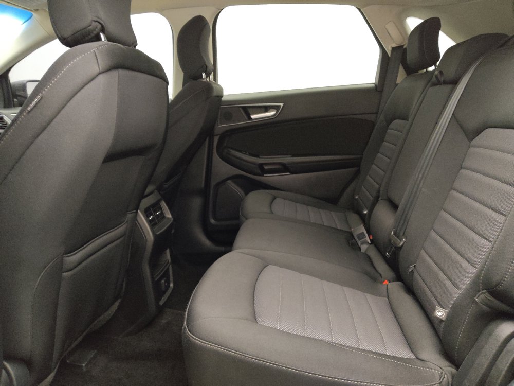 Used 2018 Ford Edge SE FWD image 18