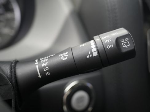 Used 2021 Nissan Armada SV w/ SV Appearance Package image 41