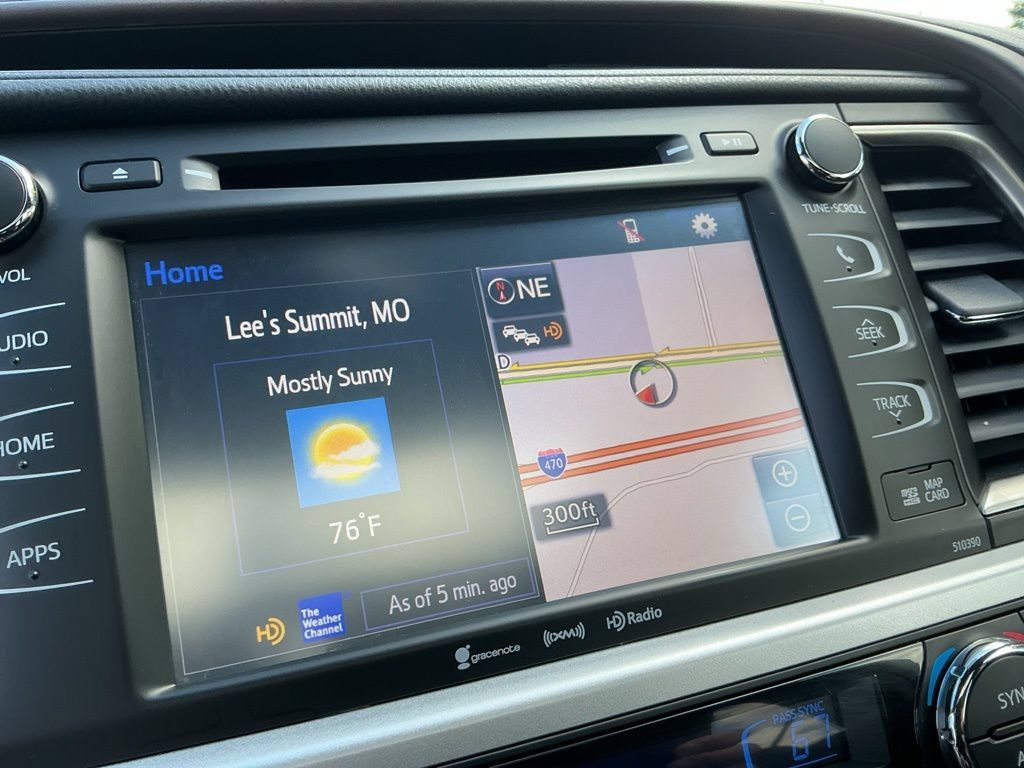 Used 2019 Toyota Highlander XLE AWD/4WD image 28