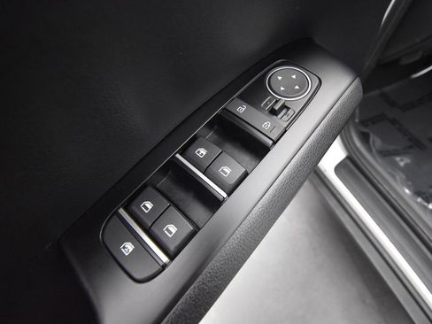 Used 2024 Kia Soul LX image 13