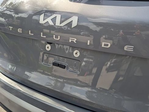 Used 2025 Kia Telluride S FWD image 9