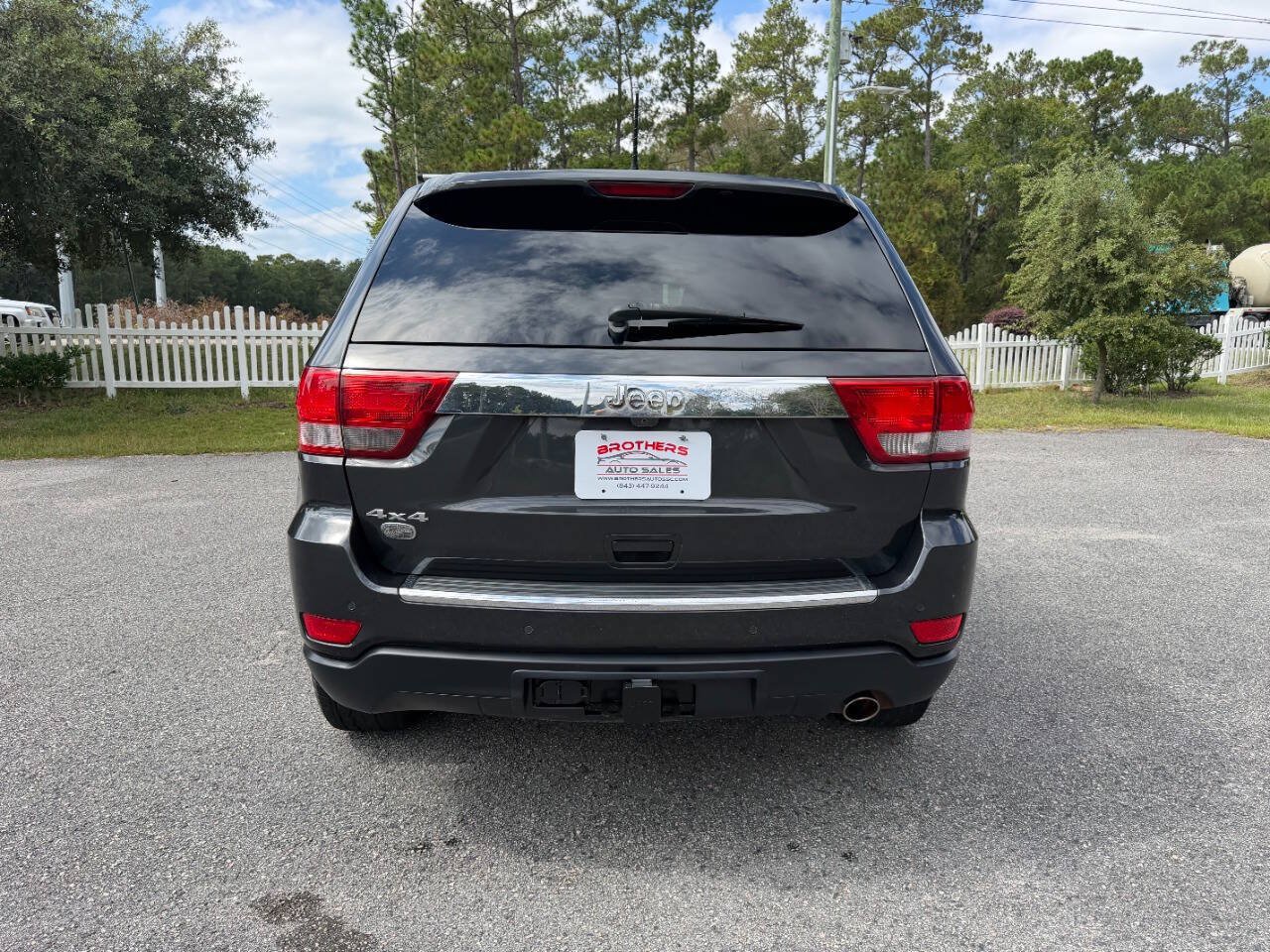 Used 2011 Jeep Grand Cherokee Overland AWD/4WD image 34