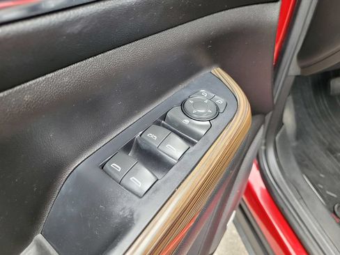 Used 2022 GMC Acadia SLE w/ Driver Convenience Package FWD image 32