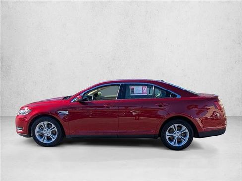 Used 2018 Ford Taurus SEL image 8