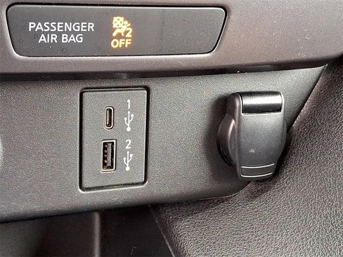 Used 2024 Nissan Leaf S image 24