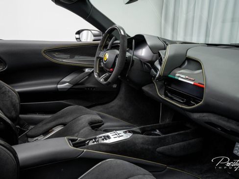 Used 2025 Ferrari SF90 Spider image 51