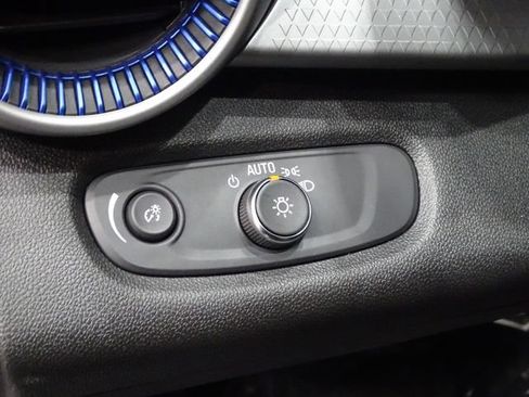 Used 2024 Chevrolet Trax LS FWD image 17
