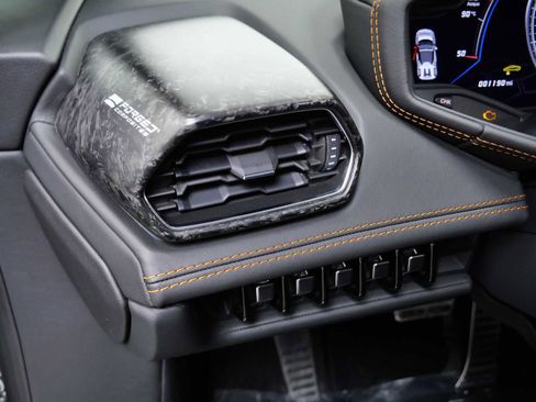 Used 2021 Lamborghini Huracan EVO image 33