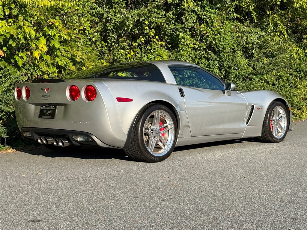 Used 2006 Chevrolet Corvette Z06 w/ Preferred Equipment Group RWD image 30